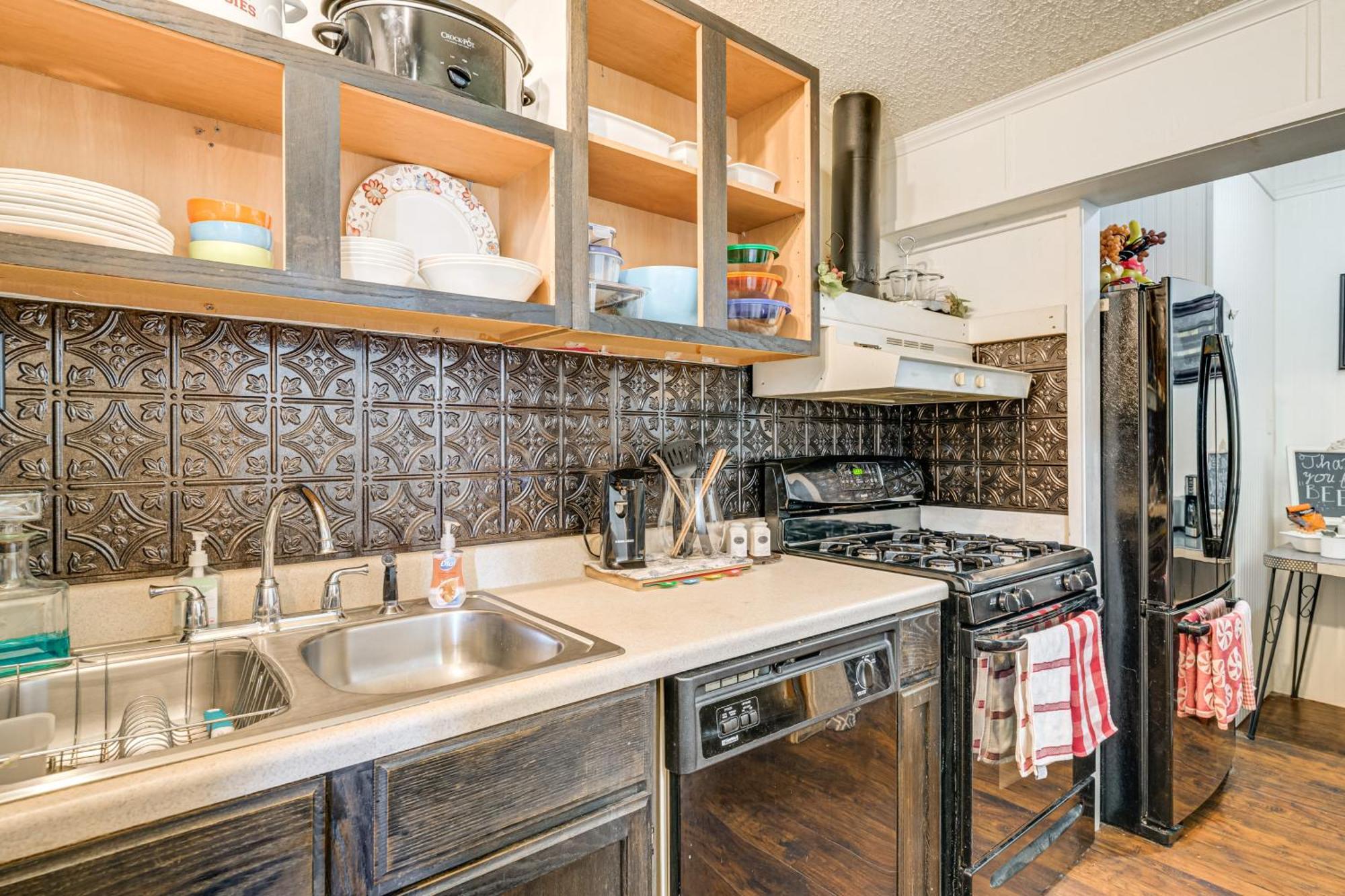 College Station Getaway With Hot Tub And Courtyard! Villa Exterior photo